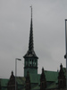 Die einstige Börse in Kopenhagen  mit ihrem bizarren, fantastisch gewundenen Drachenturm ist gewaltig und macht einen dämonischen Eindruck auf mich.